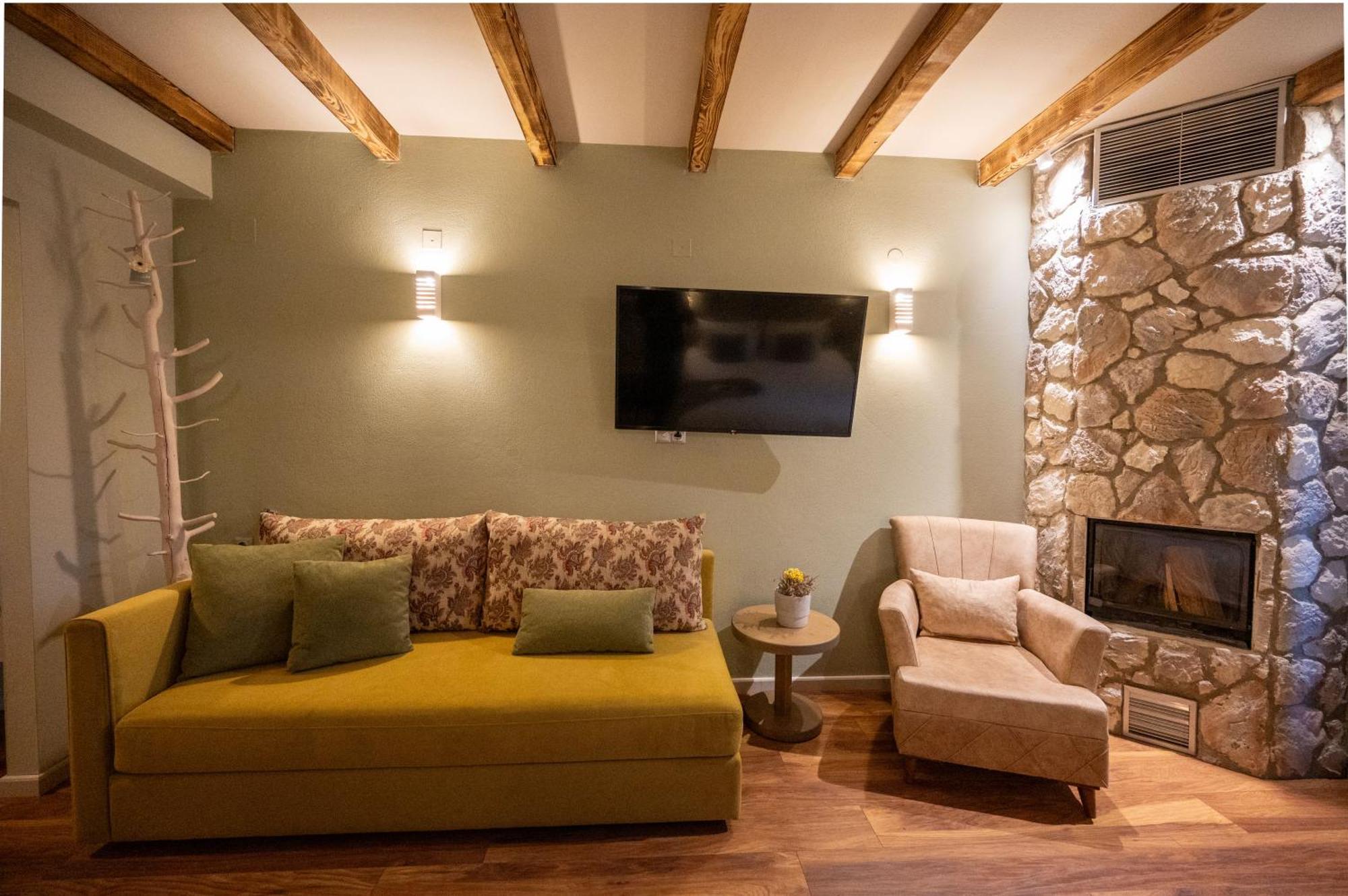 Rouista Tzoumerka Resort Vourgareli Buitenkant foto
